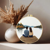 Romantic Lake Couple Embroidery Kit – Cozy Dock Scene Needlepoint Pattern with Peaceful Nature & Minimalist Love Art