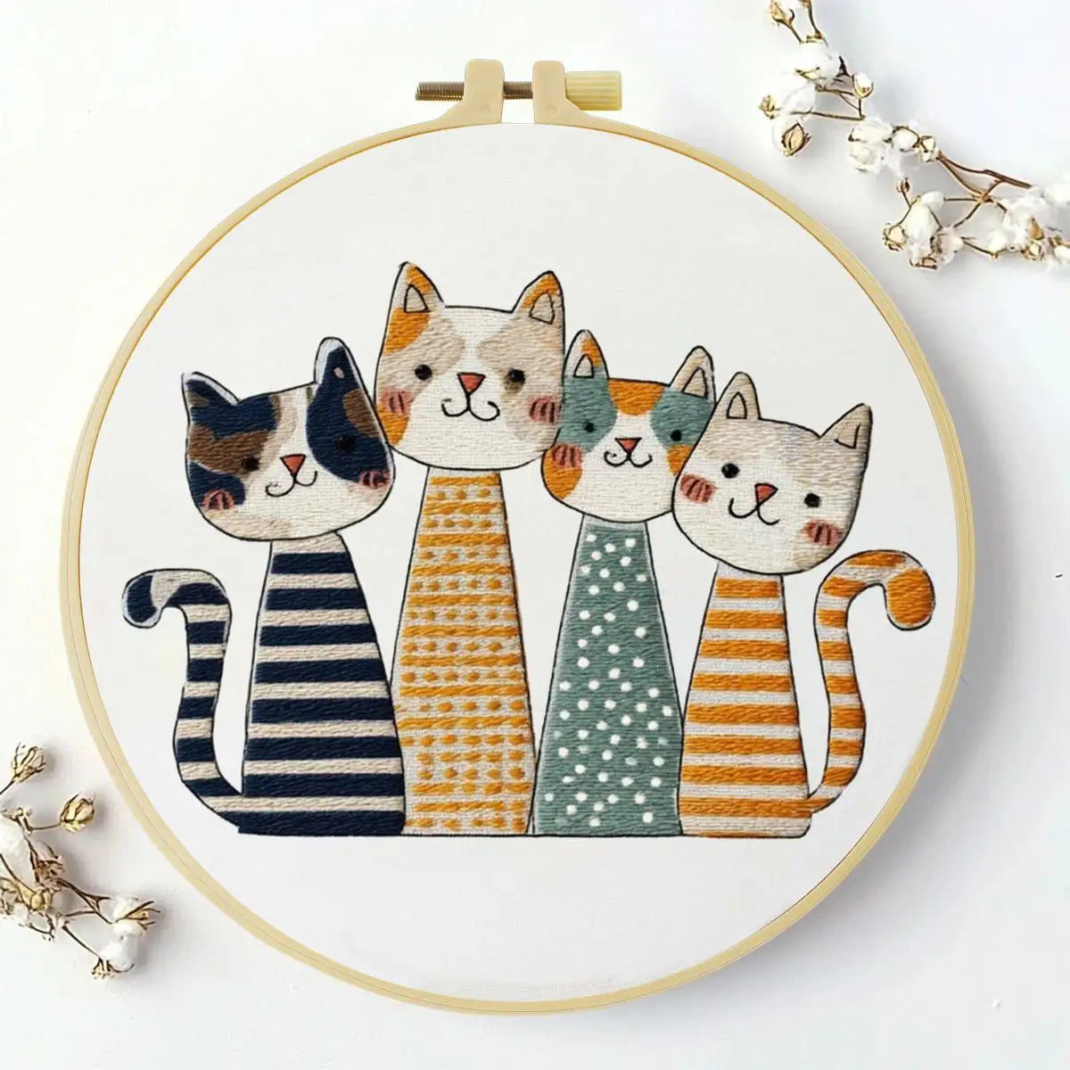 Cute Cat Family Punch Needle Wall Art – Handmade Embroidery Hoop Decor for Nursery & Cozy Rooms