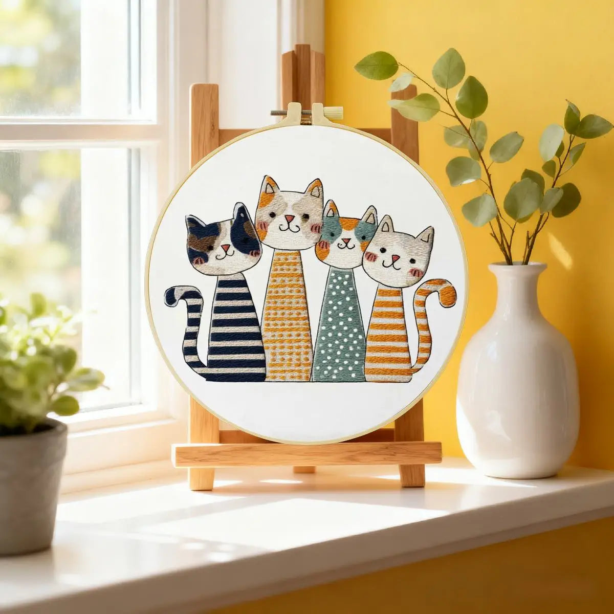 Cute Cat Family Punch Needle Wall Art – Handmade Embroidery Hoop Decor for Nursery & Cozy Rooms