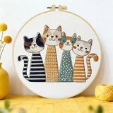 Cute Cat Family Punch Needle Wall Art – Handmade Embroidery Hoop Decor for Nursery & Cozy Rooms