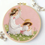 Mother & Daughter Daisy Chain Embroidery Kit – Heartwarming Floral DIY Hand Embroidery Hoop Art Set Kits For Stitchers